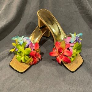 J. Renee Floral Adorn Slides Size 9